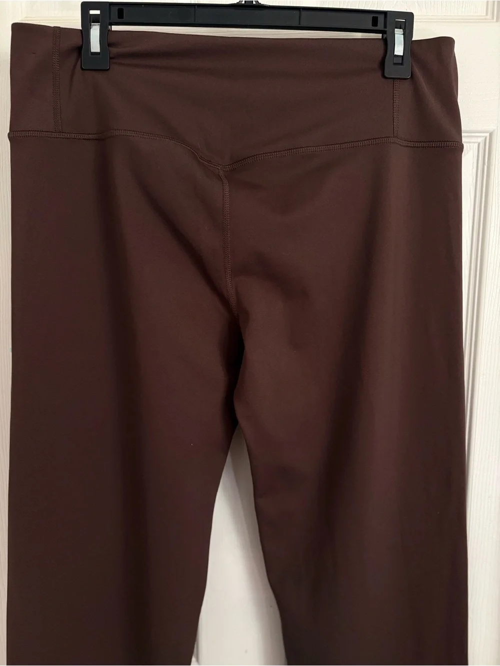Women's Nike straight-leg sweatpants in dark brown